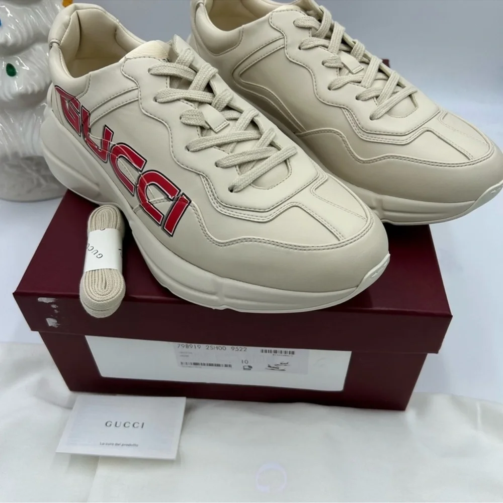 Gucci, beige sneakers with red accent size 10 made in Italy